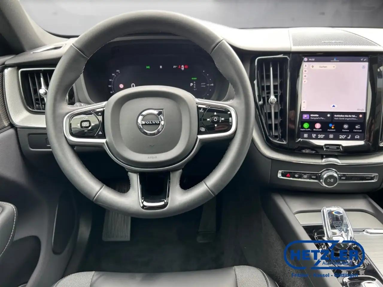 Volvo XC60 T8 Plus Black Edition Recharge Plug-In Hybrid AWD — Vehicle gallery 10