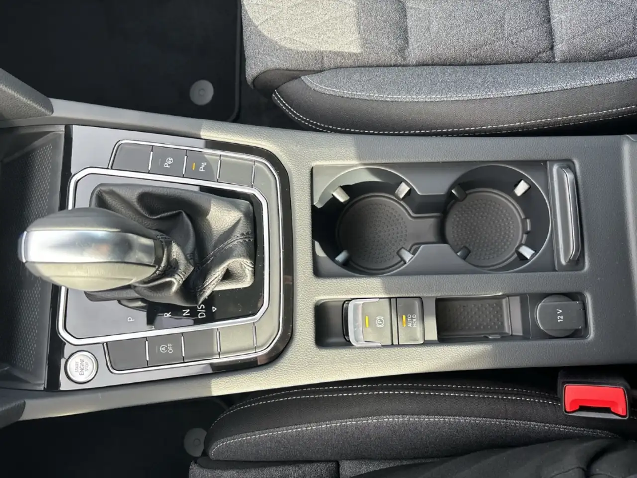Volkswagen Passat Variant Business 2.0 TSI+Klimaautomatik-3-Zonen+Sportpaket — Galerie du véhicule 12