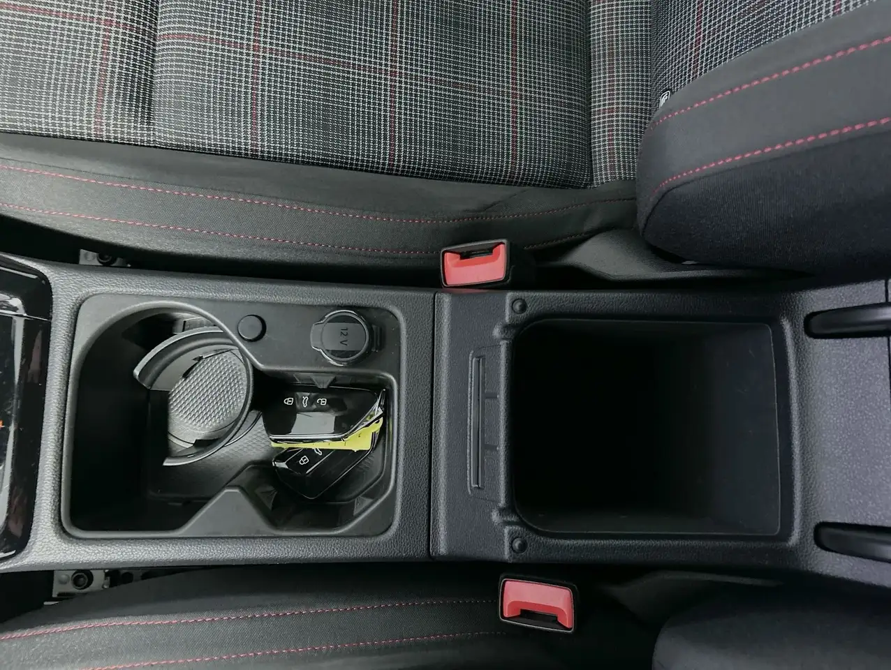 Volkswagen Golf GTI 2.0 TSI DSG CarPlay Black Matrix ACC — معرض صور السيارة 20