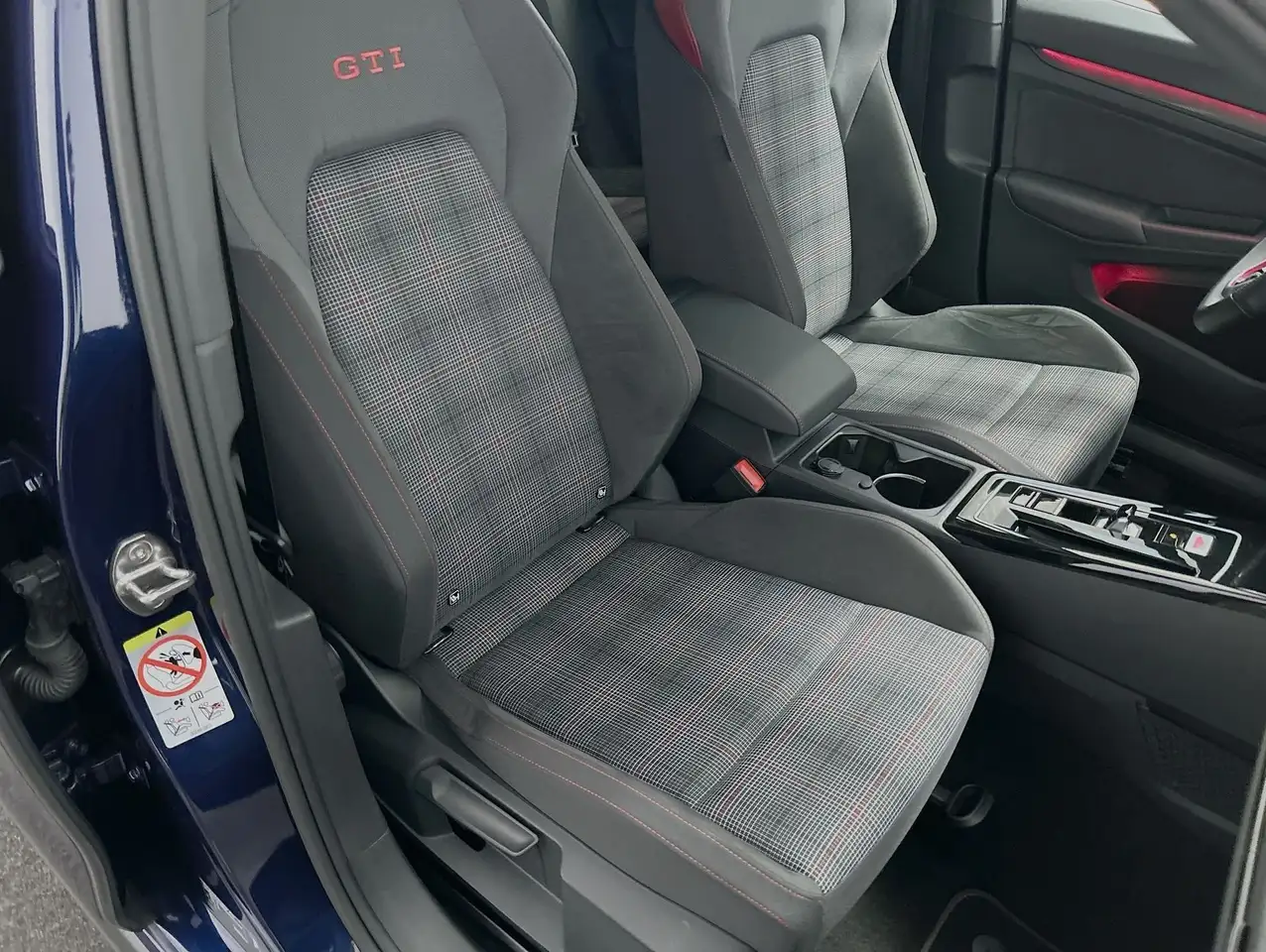 Volkswagen Golf GTI 2.0 TSI DSG CarPlay Black Matrix ACC — معرض صور السيارة 23