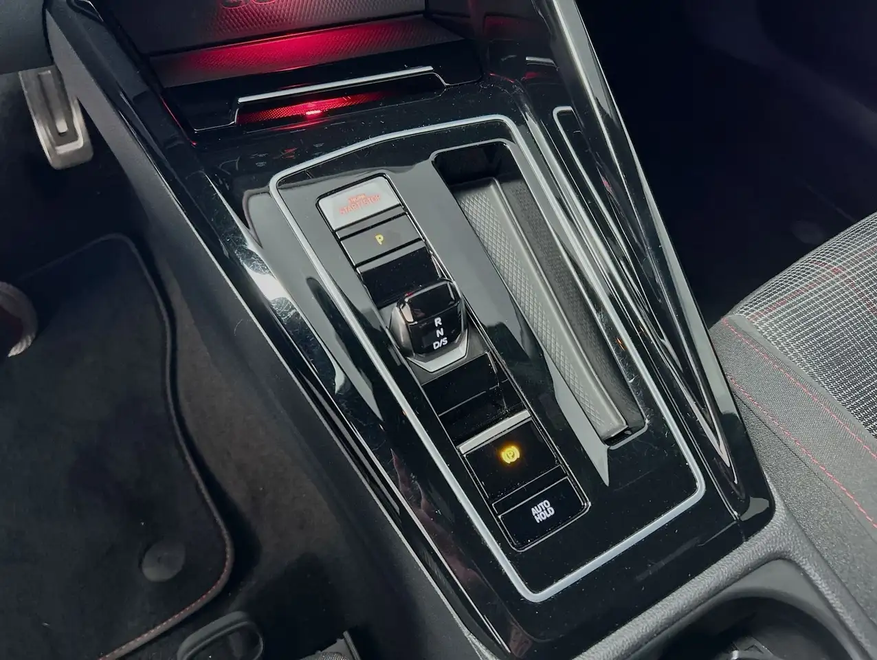 Volkswagen Golf GTI 2.0 TSI DSG CarPlay Black Matrix ACC — معرض صور السيارة 19