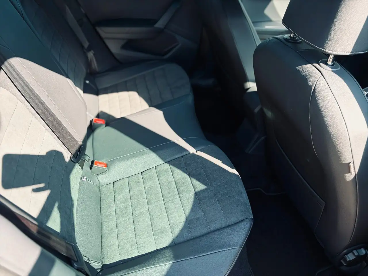 SEAT Ibiza Xcellence+Kamera+Carplay+SHZ+LED+17"+ — Vehicle gallery 24