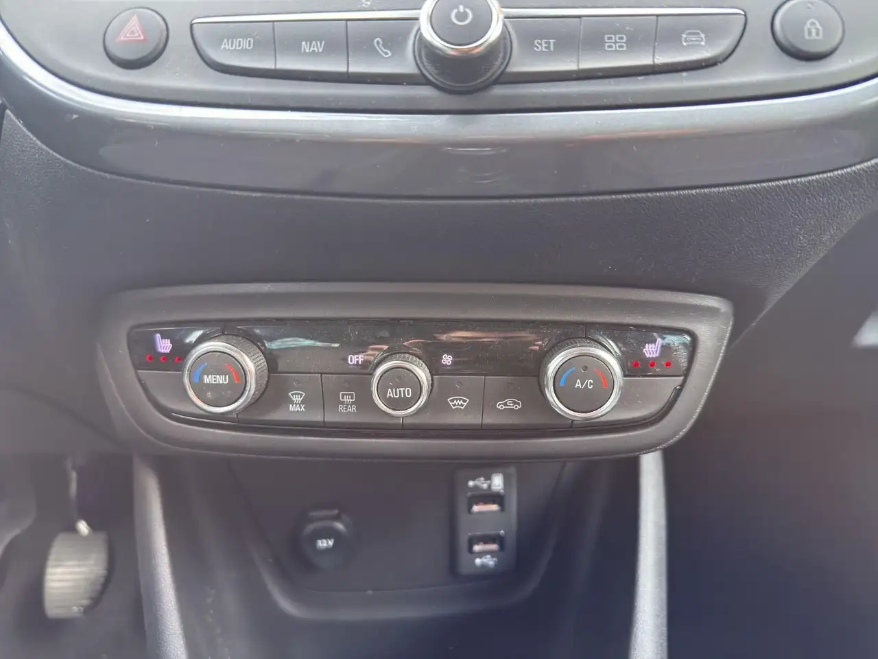 Opel Crossland X Crossland 1.2 (X) Enjoy |LED|KAM|ALLWETTER|LM — Galería del vehículo 16