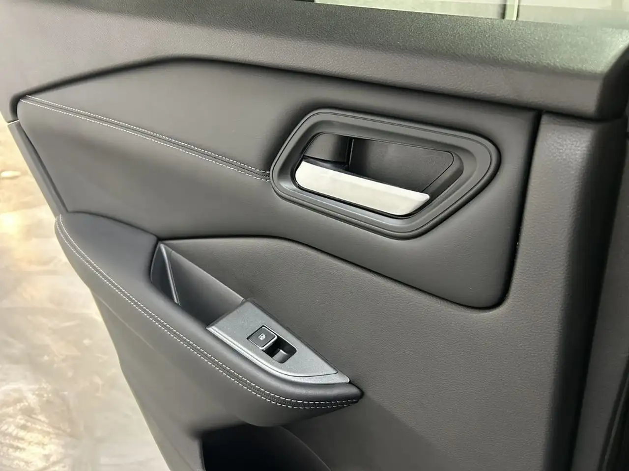 Nissan Qashqai E-POWER N-Connecta 4x2 140kW — معرض صور السيارة 18