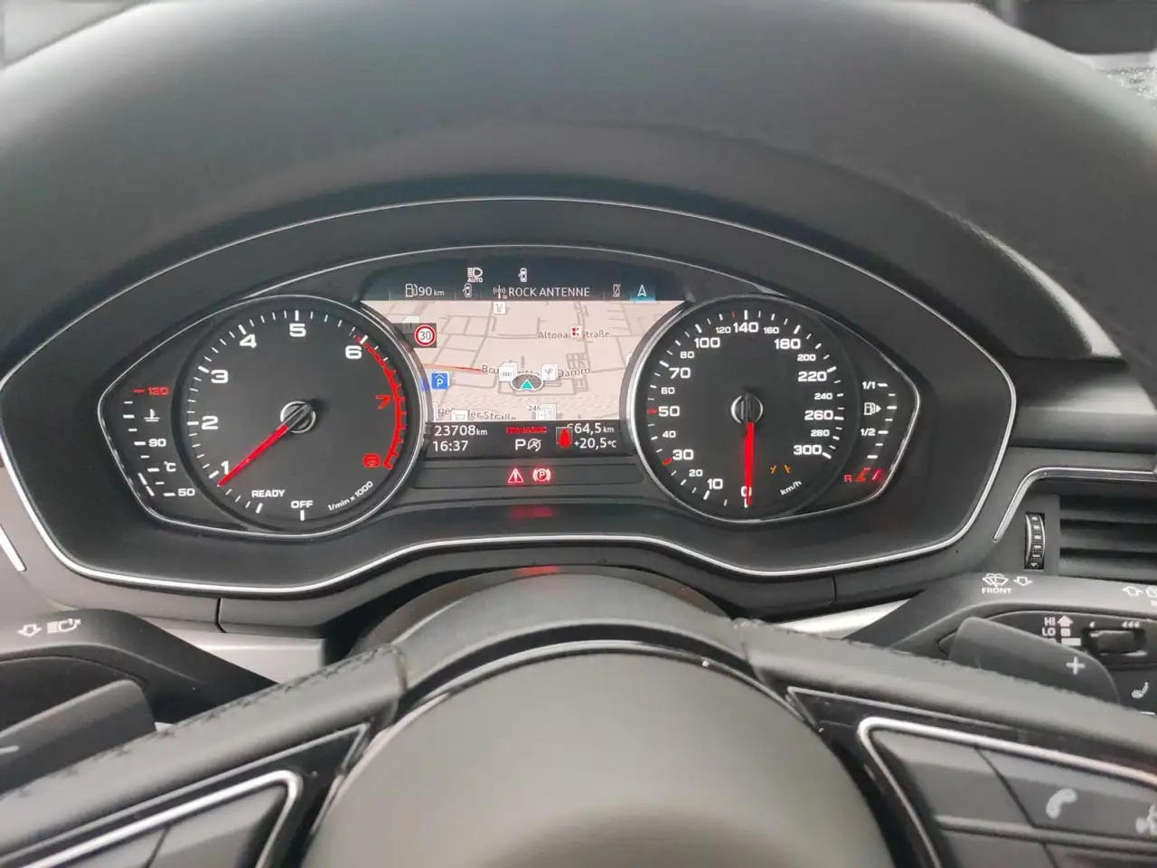 Audi A4 40 TFSI S tronic *NAV+*R-CAM*GRA*SHZ* — Vehicle gallery 16