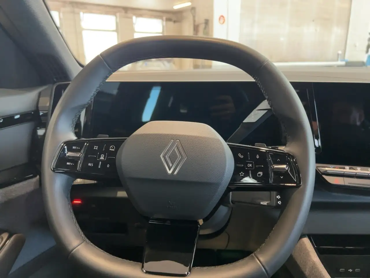 Renault Austral Evolution Mild Hybrid 160 Automatik SHZ BT — Vehicle gallery 11