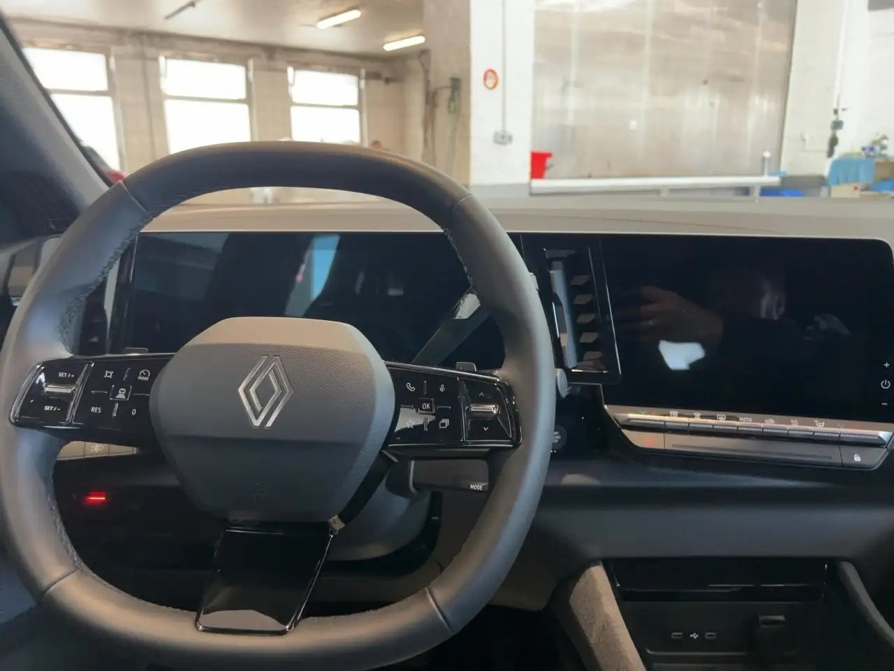 Renault Austral Evolution Mild Hybrid 160 Automatik SHZ BT — Vehicle gallery 10