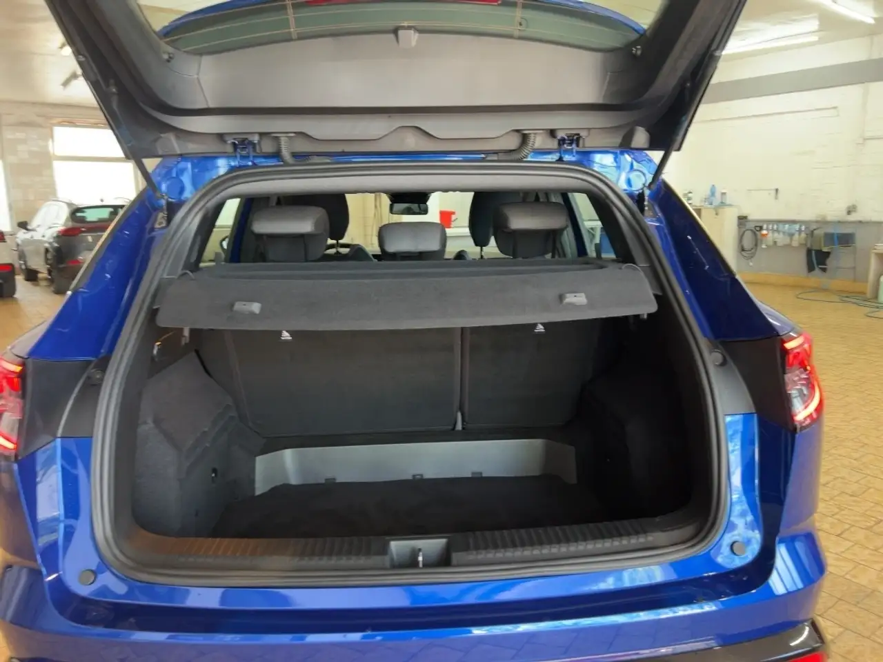 Renault Austral Evolution Mild Hybrid 160 Automatik SHZ BT — Vehicle gallery 16