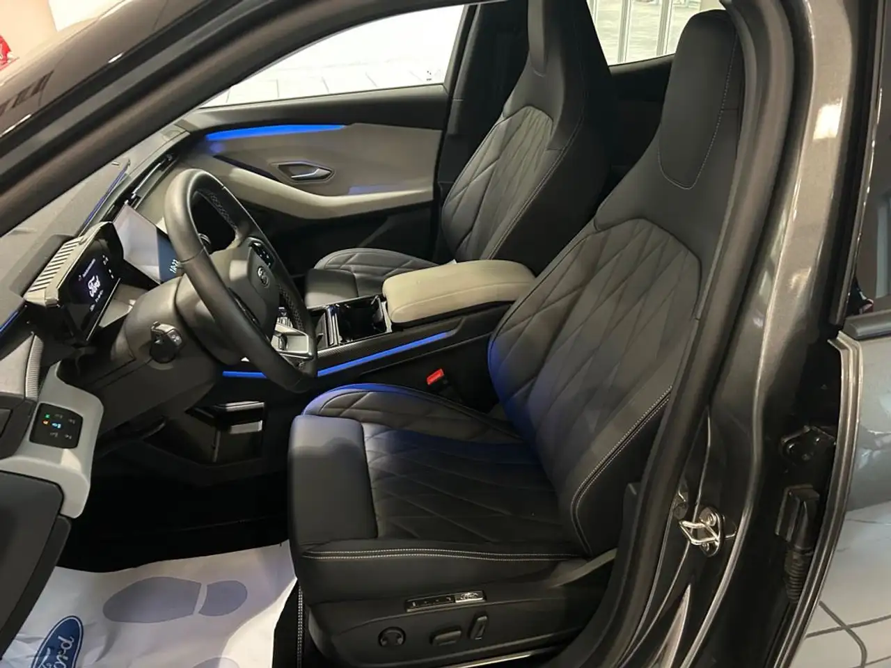 Ford Explorer RWD Rango Extendido Premium 77kWh — Galerie du véhicule 13