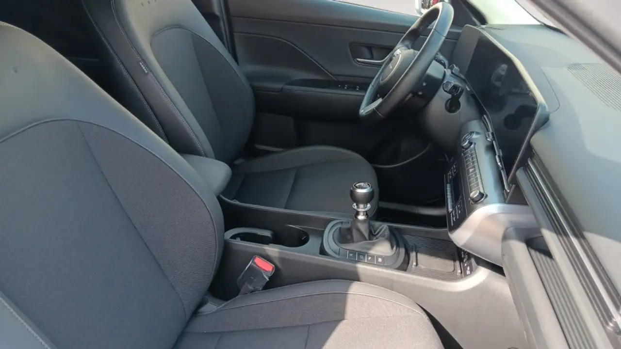Hyundai KONA TODOTERRENO 1.0 TGDI TECNO 2WD 120 5P — Galerie du véhicule 3