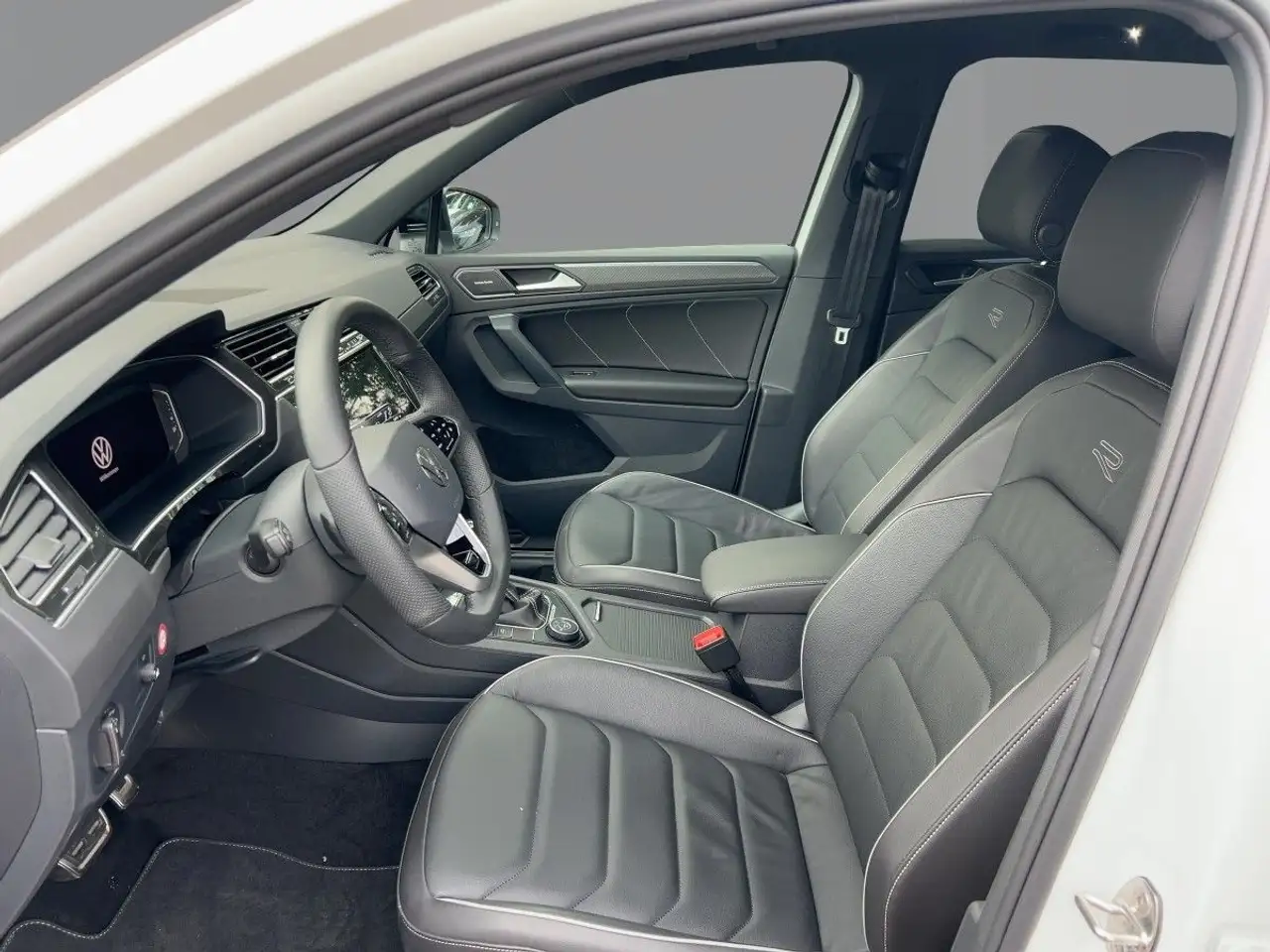 Volkswagen Tiguan 2.0 TSI R-Line DSG 4M Panorama Leder LED — Vehicle gallery 9