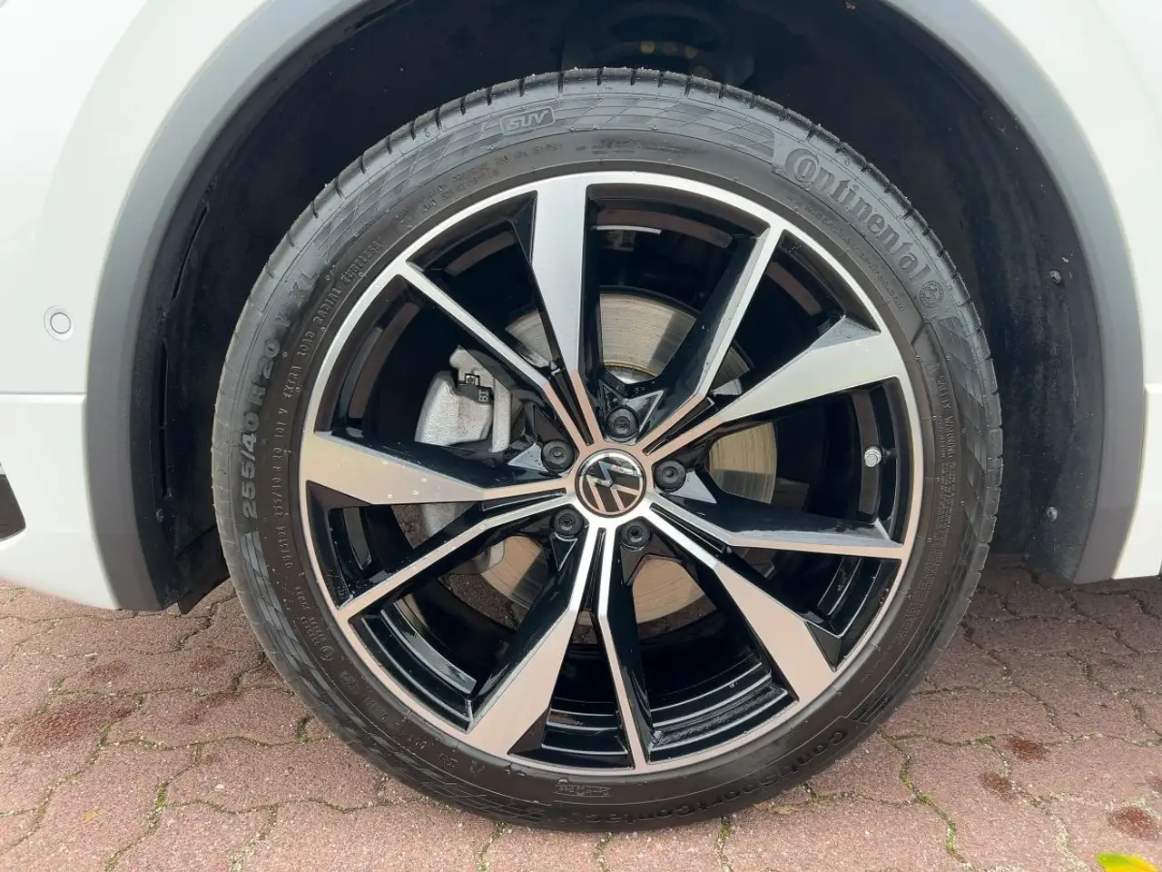 Volkswagen Tiguan 2.0 TSI R-Line DSG 4M Panorama Leder LED — Vehicle gallery 15