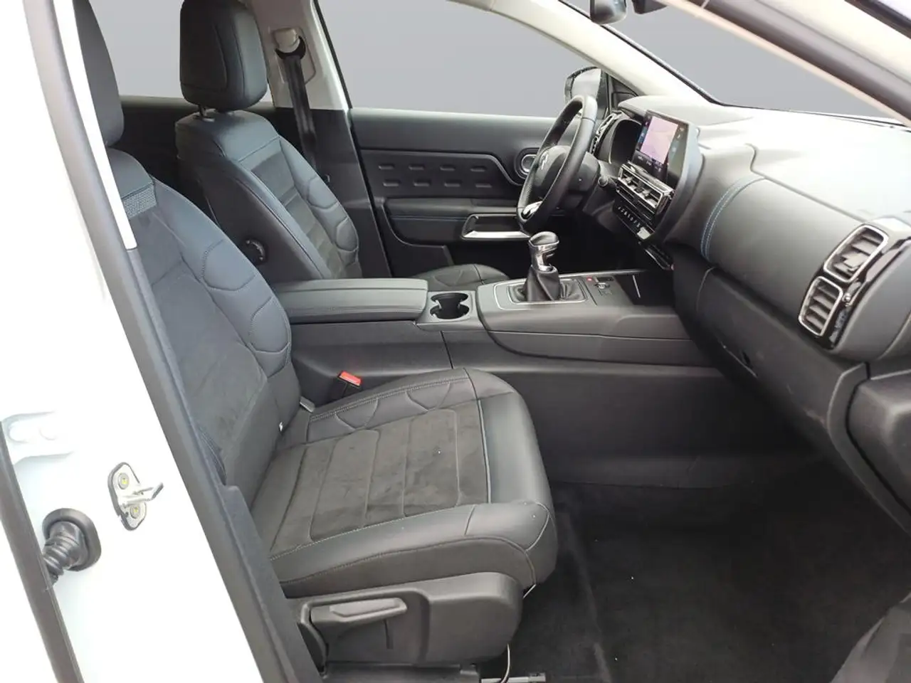 Citroen C5 Aircross PureTech 130 Plus — Galerie du véhicule 11