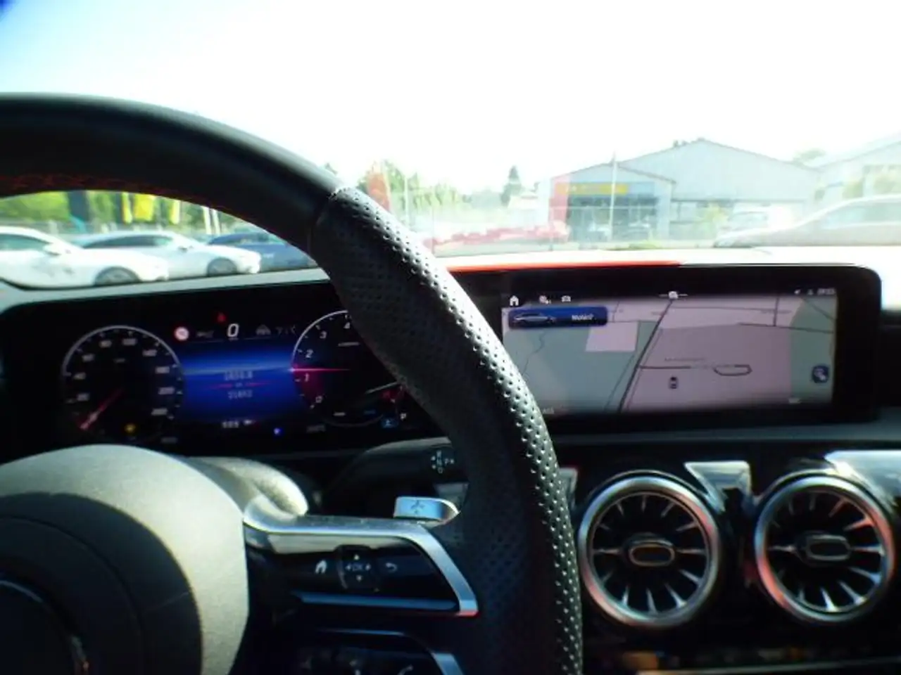 Mercedes-Benz CLA 200 CLA 200 Shooting Brake SB Edition AMG Fahrassistenz-Paket MULTIBEAM LED Winterpaket Rückfahrkamera Sportbremsanlage — Vehicle gallery 27