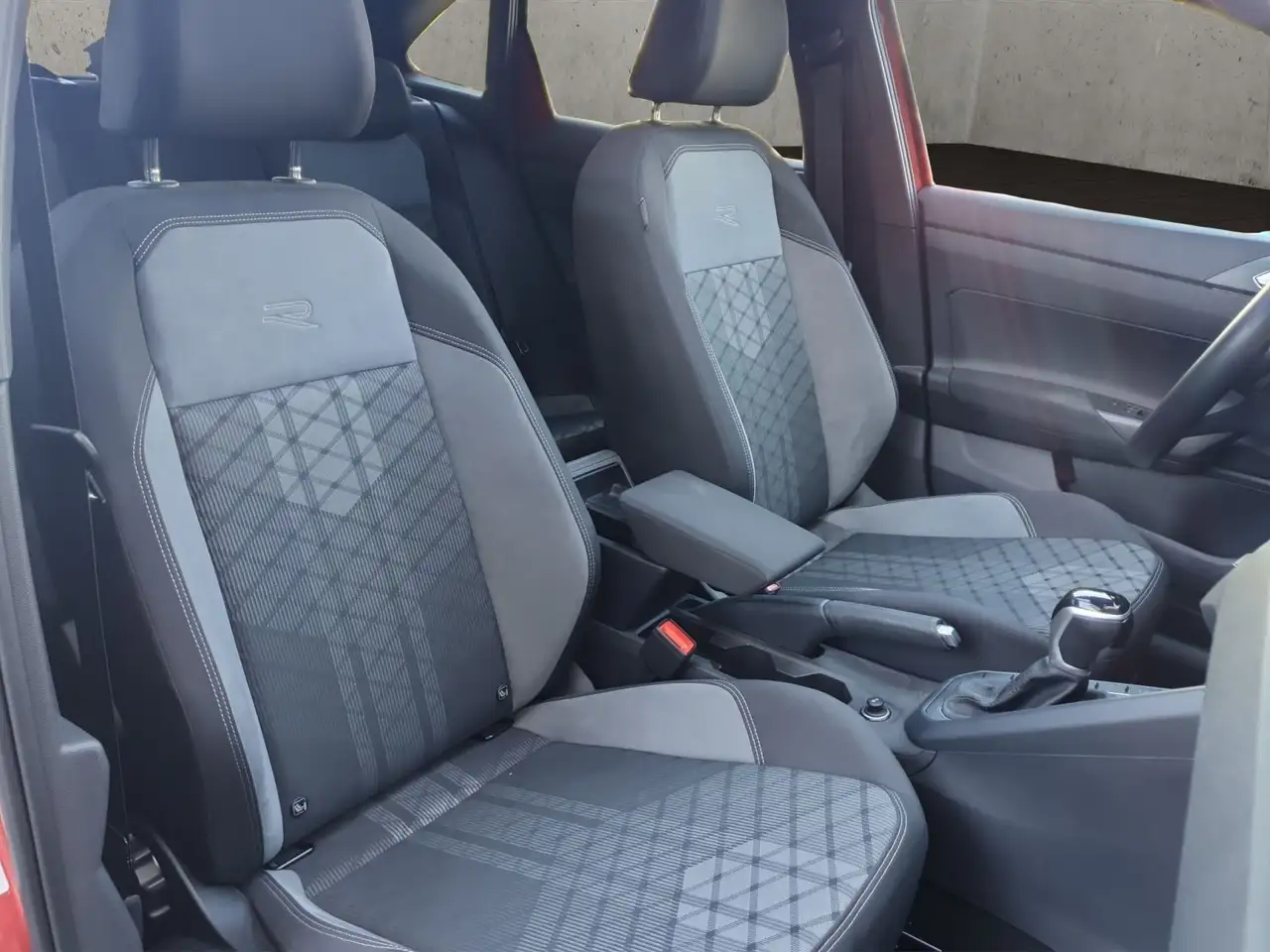 Volkswagen Taigo 1.0 TSI R-Line Einparkhilfekamera Soundsy — Vehicle gallery 16