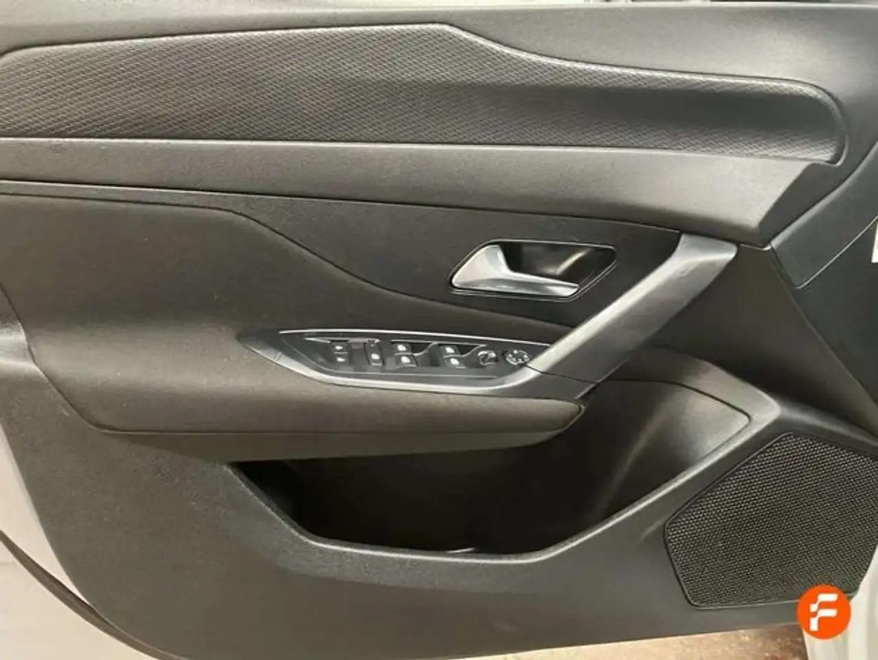 Peugeot 308 1.2 PureTech S&S Active 130 — Vehicle gallery 15
