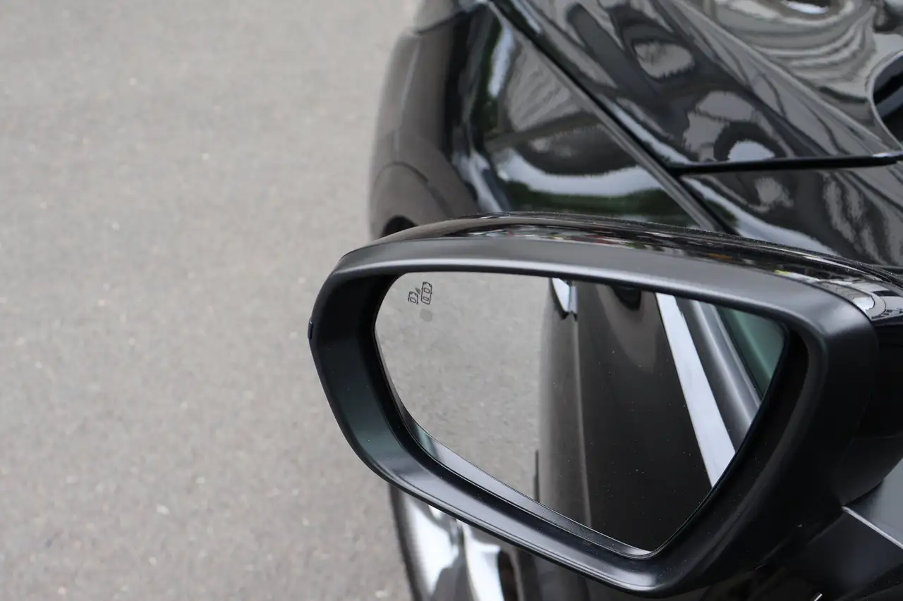 Opel Grandland 1.2 Turbo GS AT8+Navi+Sitzheiz+ — Galería del vehículo 12