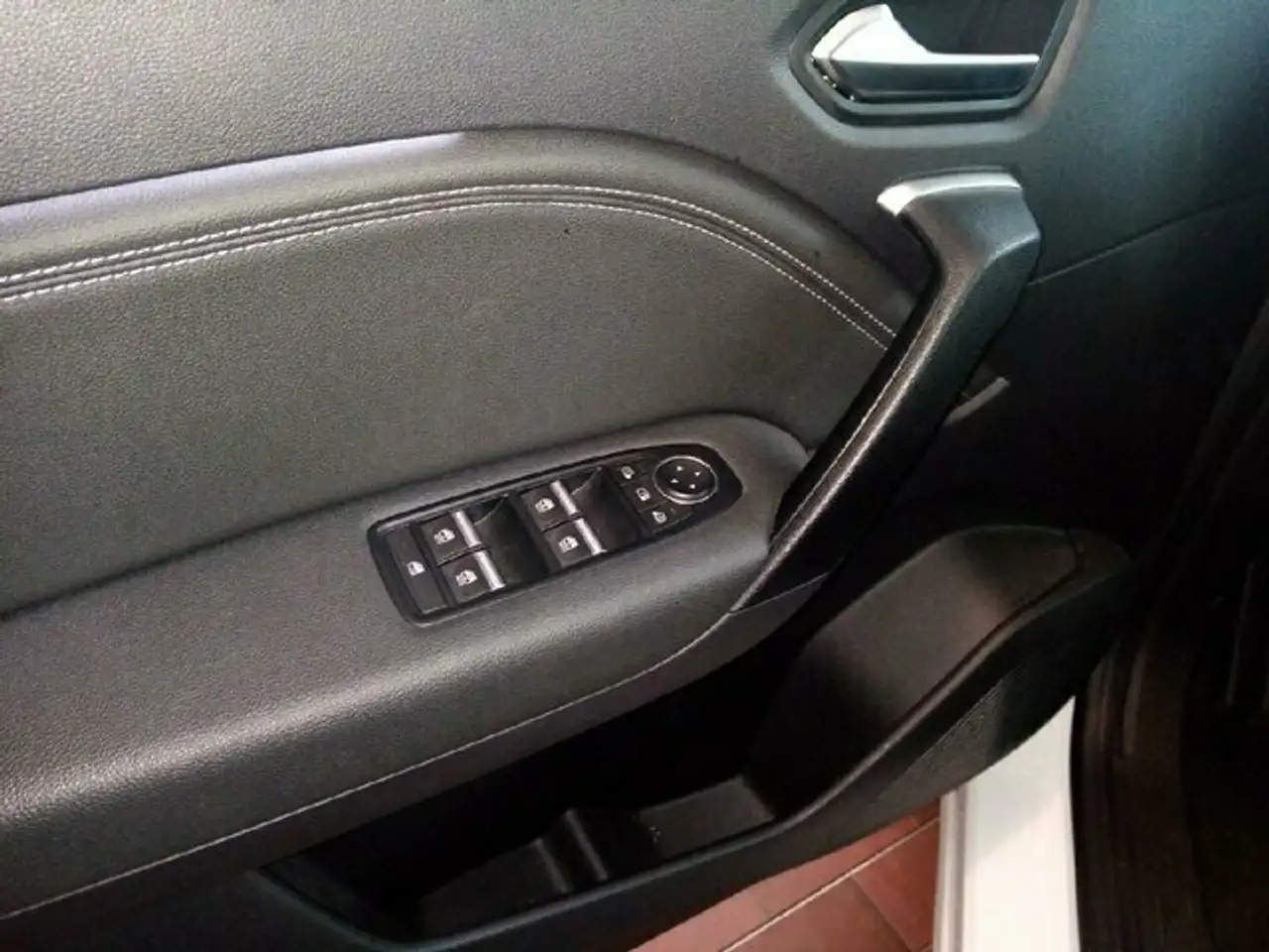 Mitsubishi ASX Top Hybrid — معرض صور السيارة 9