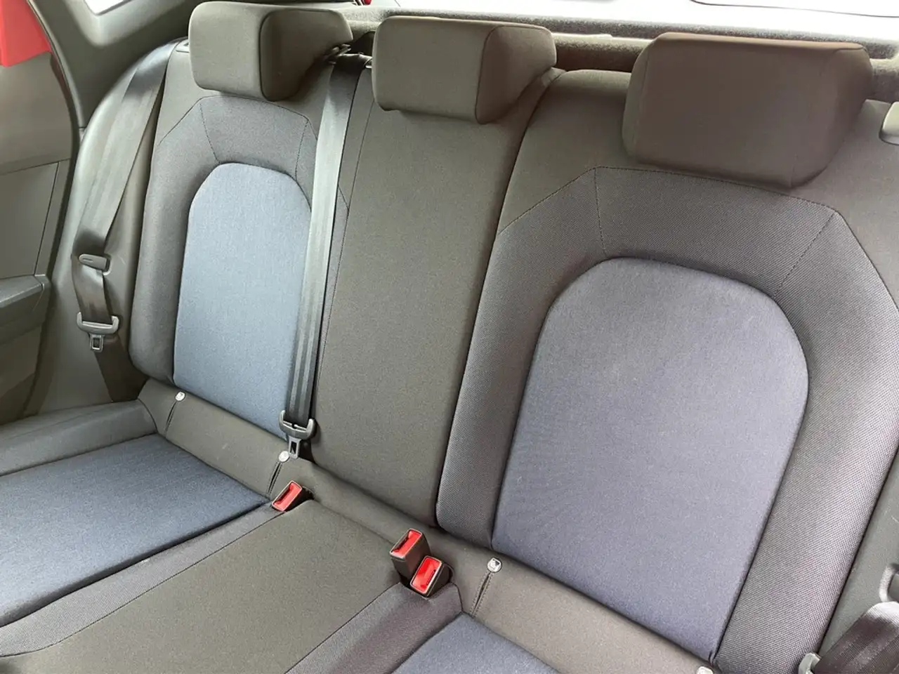 SEAT Arona 1.5 TSI DSG FR VIRTUAL*VOLL-LED*NAV*SHZ*PDC*TEM... — معرض صور السيارة 22