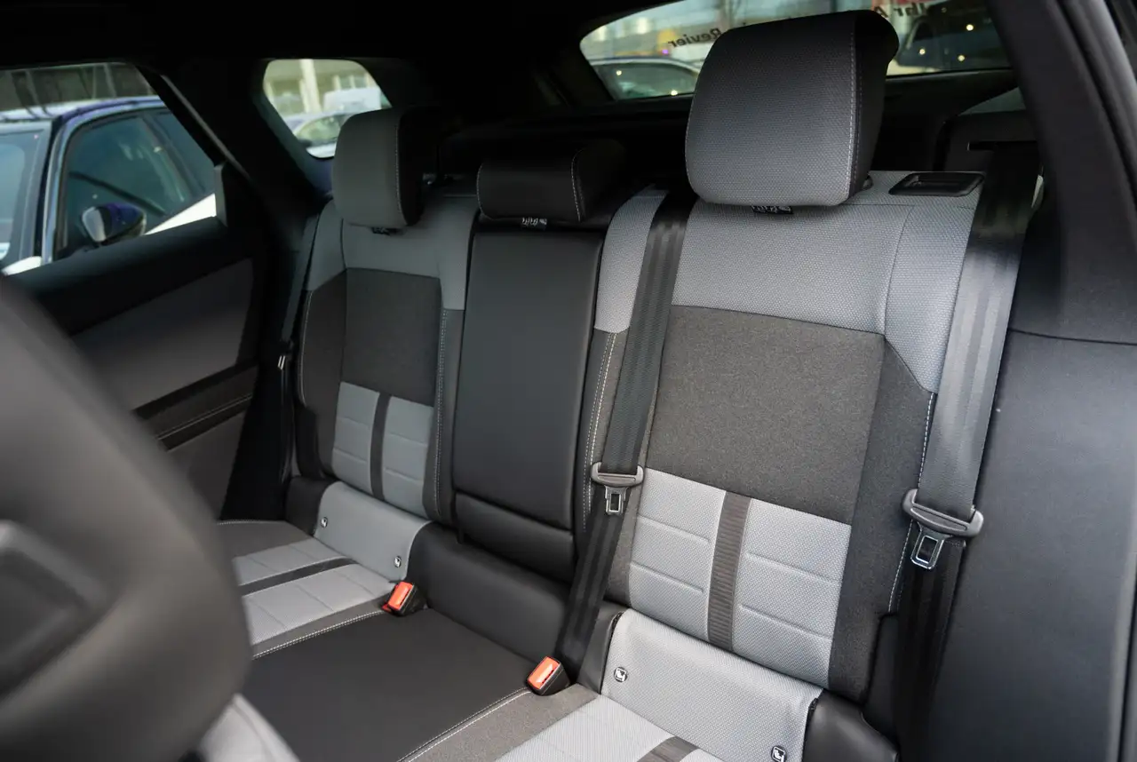 Opel Grandland GS 1.2 48V Hybrid 136 PS *NAVI*KAMERA*PDC* — Galería del vehículo 8