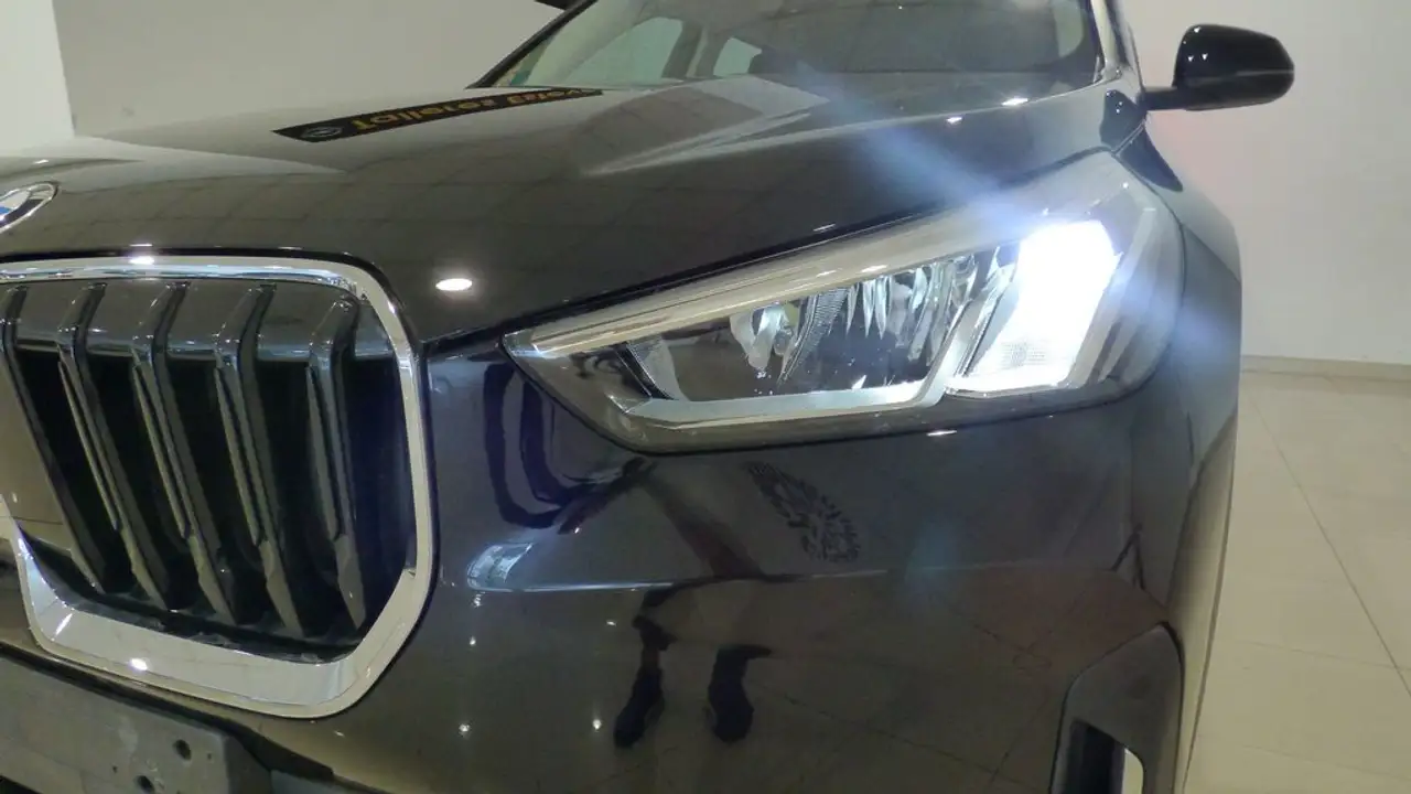 BMW X1 sDrive 18dA — Vehicle gallery 11
