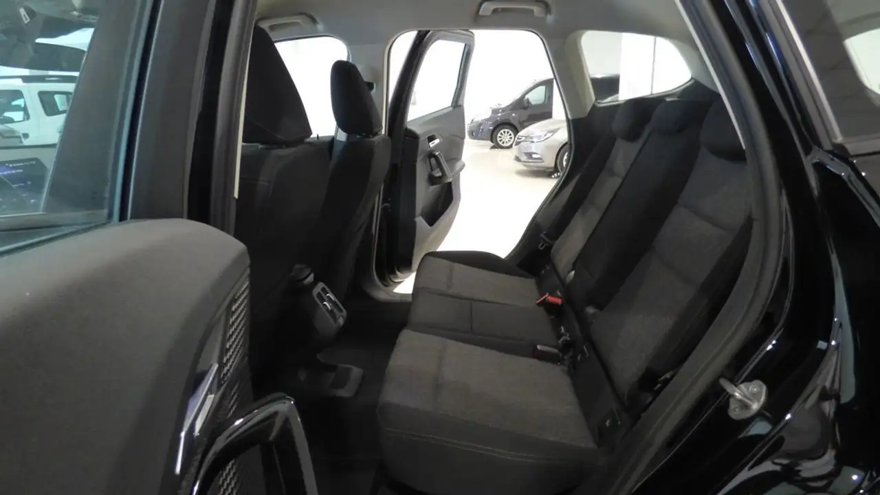 BMW X1 sDrive 18dA — Vehicle gallery 20