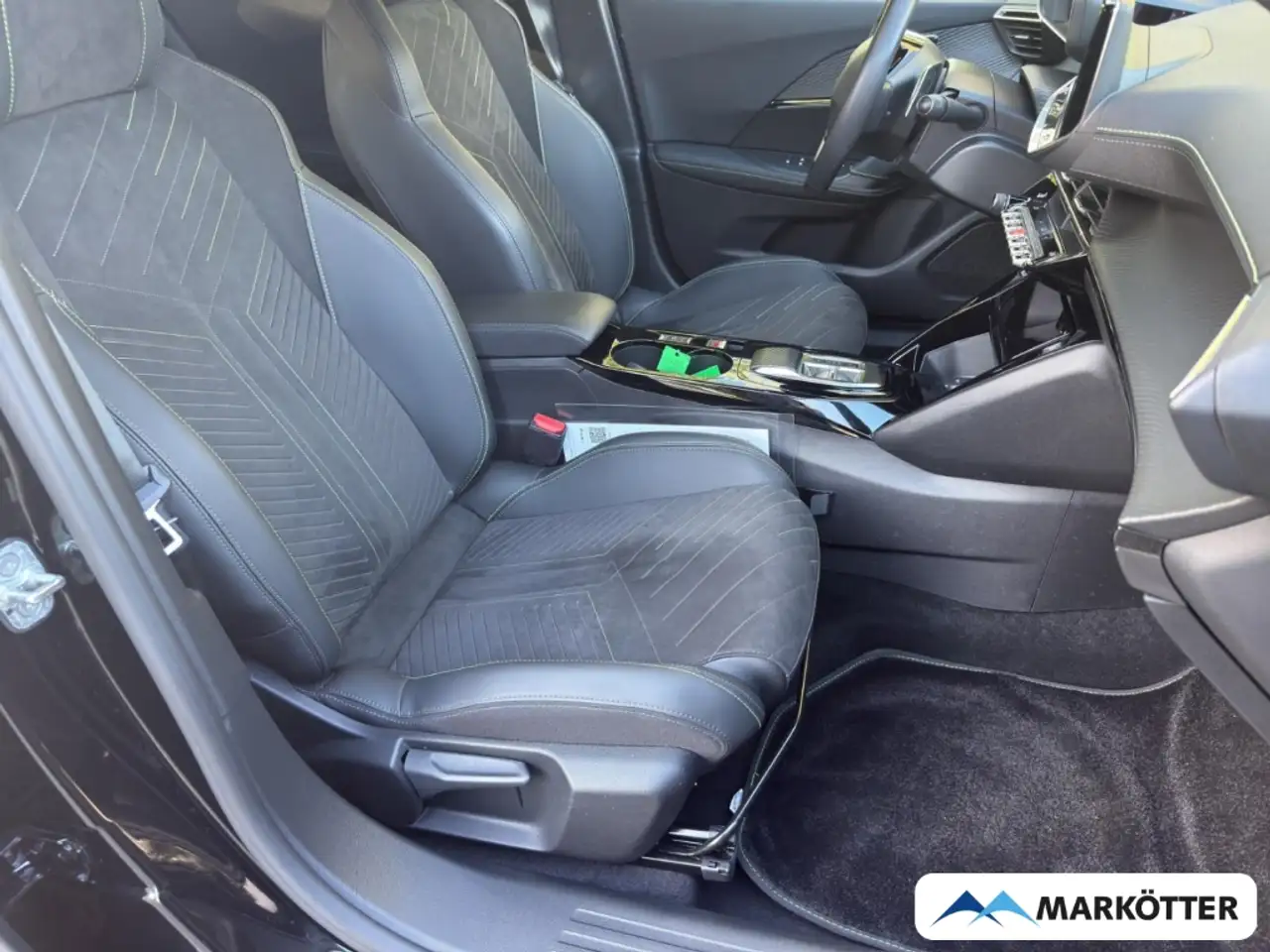 Peugeot 2008 GT ALCANTARA/KLIMA/NAVI/SHZ/LED/MASSAGE — معرض صور السيارة 25
