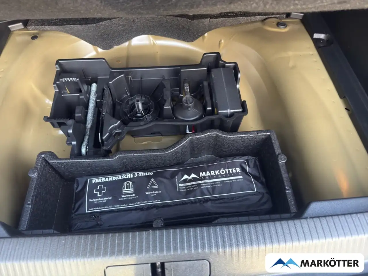 Peugeot 2008 GT ALCANTARA/KLIMA/NAVI/SHZ/LED/MASSAGE — معرض صور السيارة 30