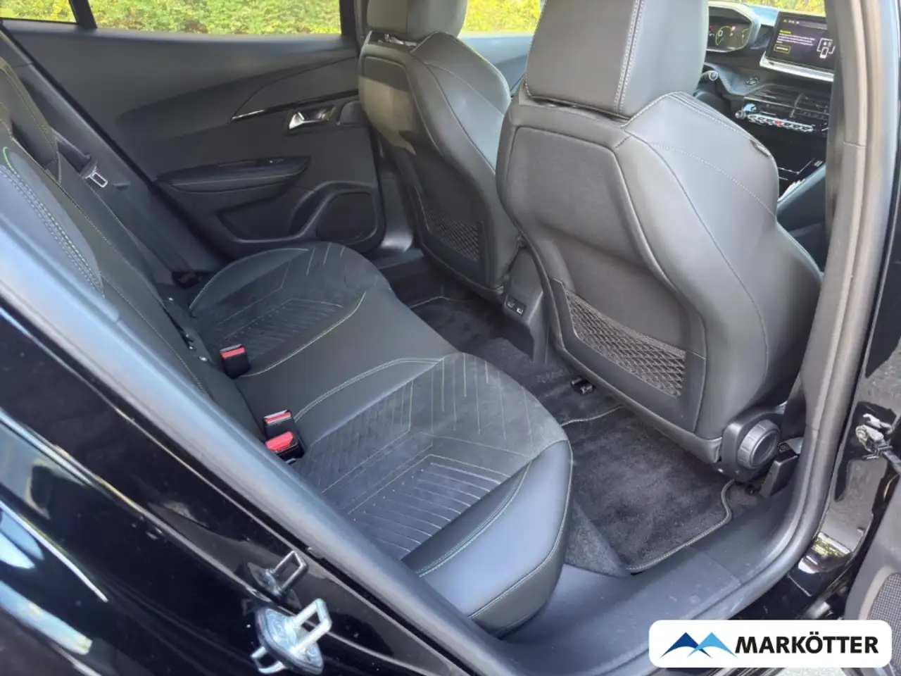 Peugeot 2008 GT ALCANTARA/KLIMA/NAVI/SHZ/LED/MASSAGE — معرض صور السيارة 28