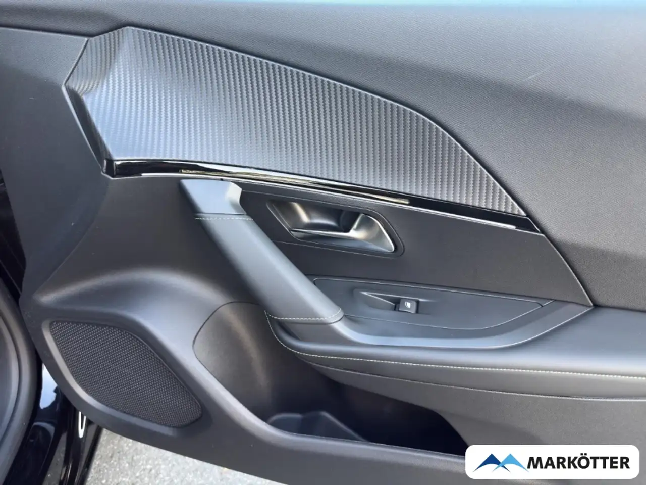 Peugeot 2008 GT ALCANTARA/KLIMA/NAVI/SHZ/LED/MASSAGE — معرض صور السيارة 26