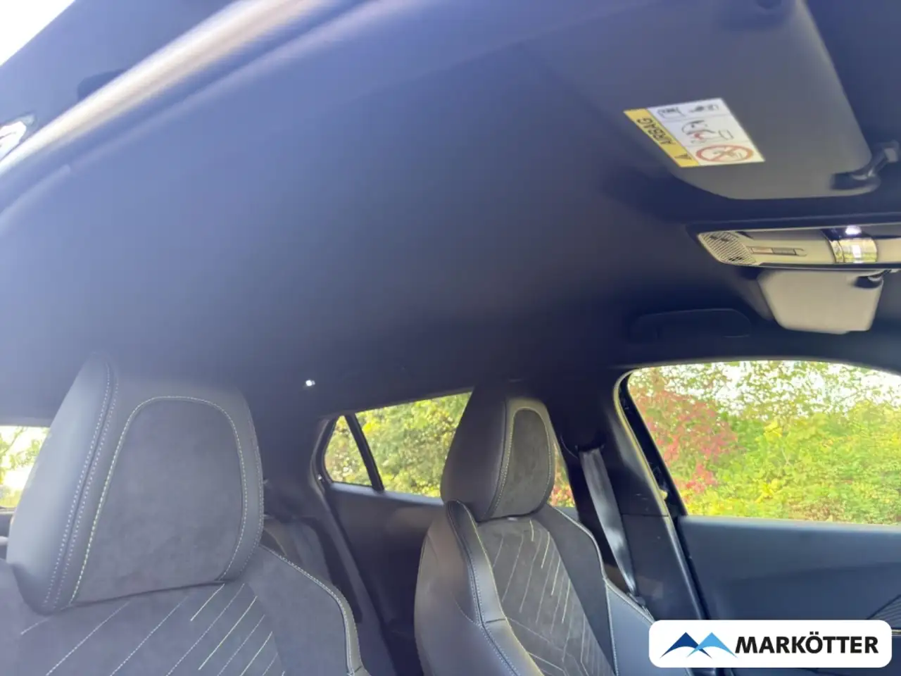 Peugeot 2008 GT ALCANTARA/KLIMA/NAVI/SHZ/LED/MASSAGE — معرض صور السيارة 27