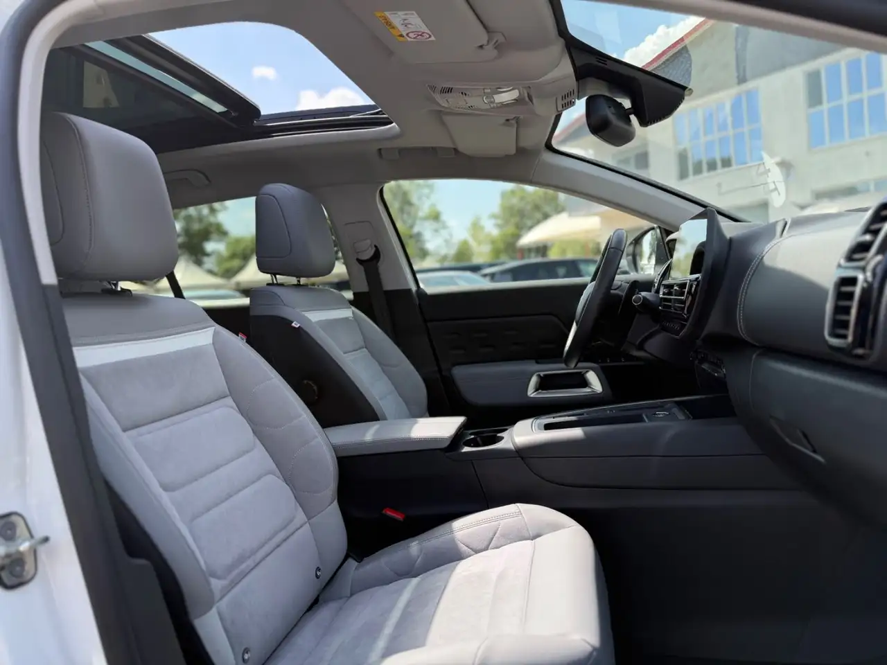Citroen C5 Aircross ë-Series *PANORAMA-OPEN SKY* — معرض صور السيارة 10