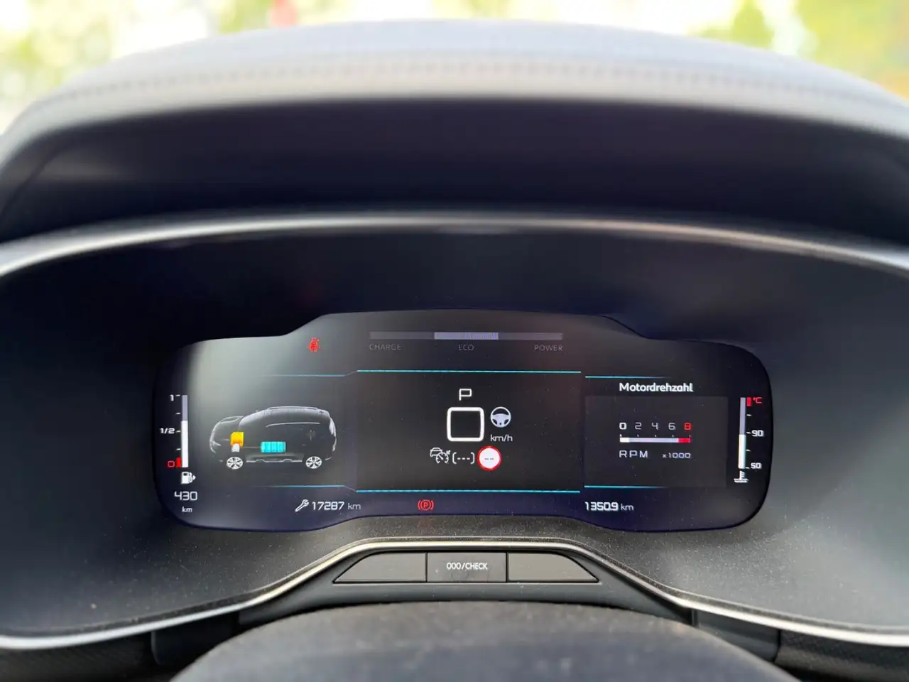 Citroen C5 Aircross ë-Series *PANORAMA-OPEN SKY* — معرض صور السيارة 20