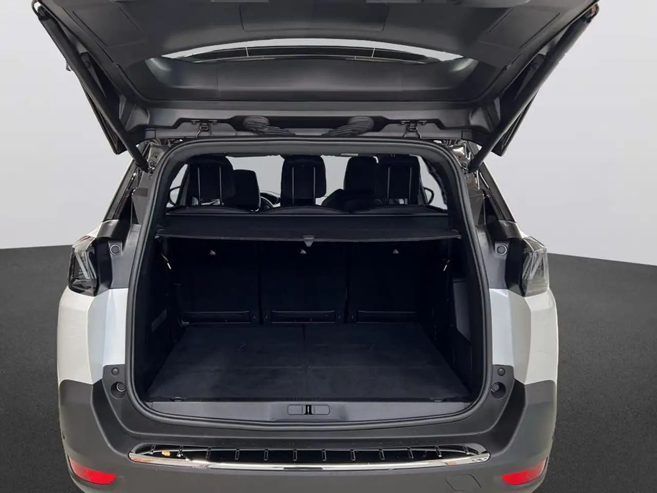 Peugeot 5008 Allure Pack PureTech 130 EAT8 — Vehicle gallery 7