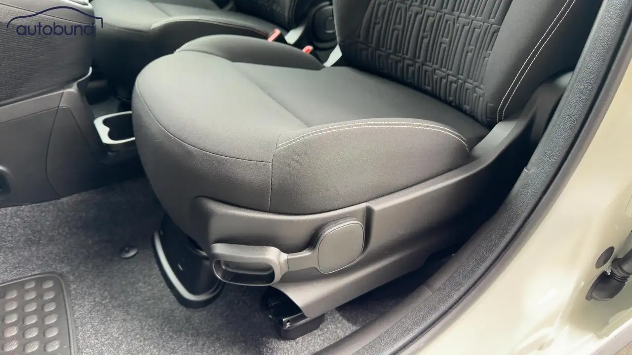 Fiat Panda 1,0 Hybrid (MHEV) Base DAB Radio — معرض صور السيارة 30