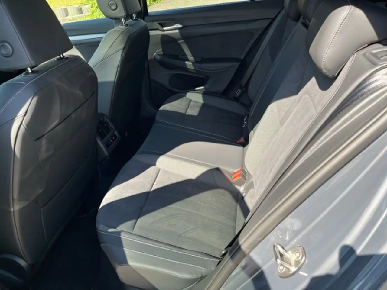 Volkswagen Golf EDITION 50 1.5 eTSI DSG — Galería del vehículo 11