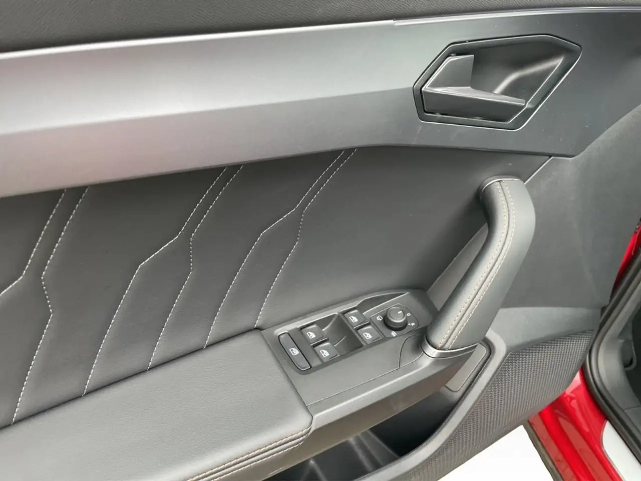 CUPRA Formentor 1.5 TSI DSG VIRTUAL*LED*CARPLAY*ACC*PARKLENK*KA... — معرض صور السيارة 15