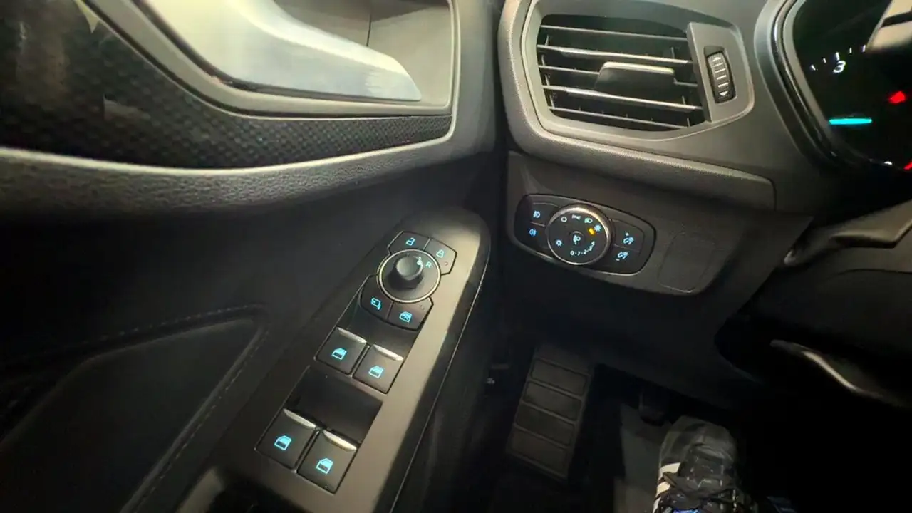 Ford Focus STLine 1.0T EcoBoost mHEV 92kW 125CV — Galería del vehículo 19
