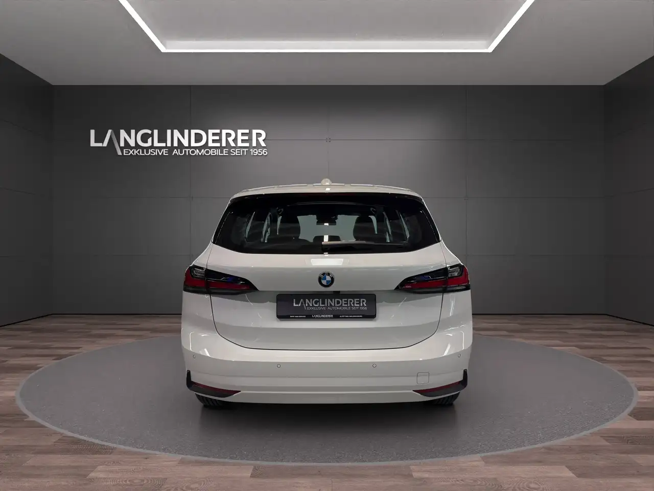 BMW 218 i Active Tourer PremiumPaket Rückfahrkamera — معرض صور السيارة 7