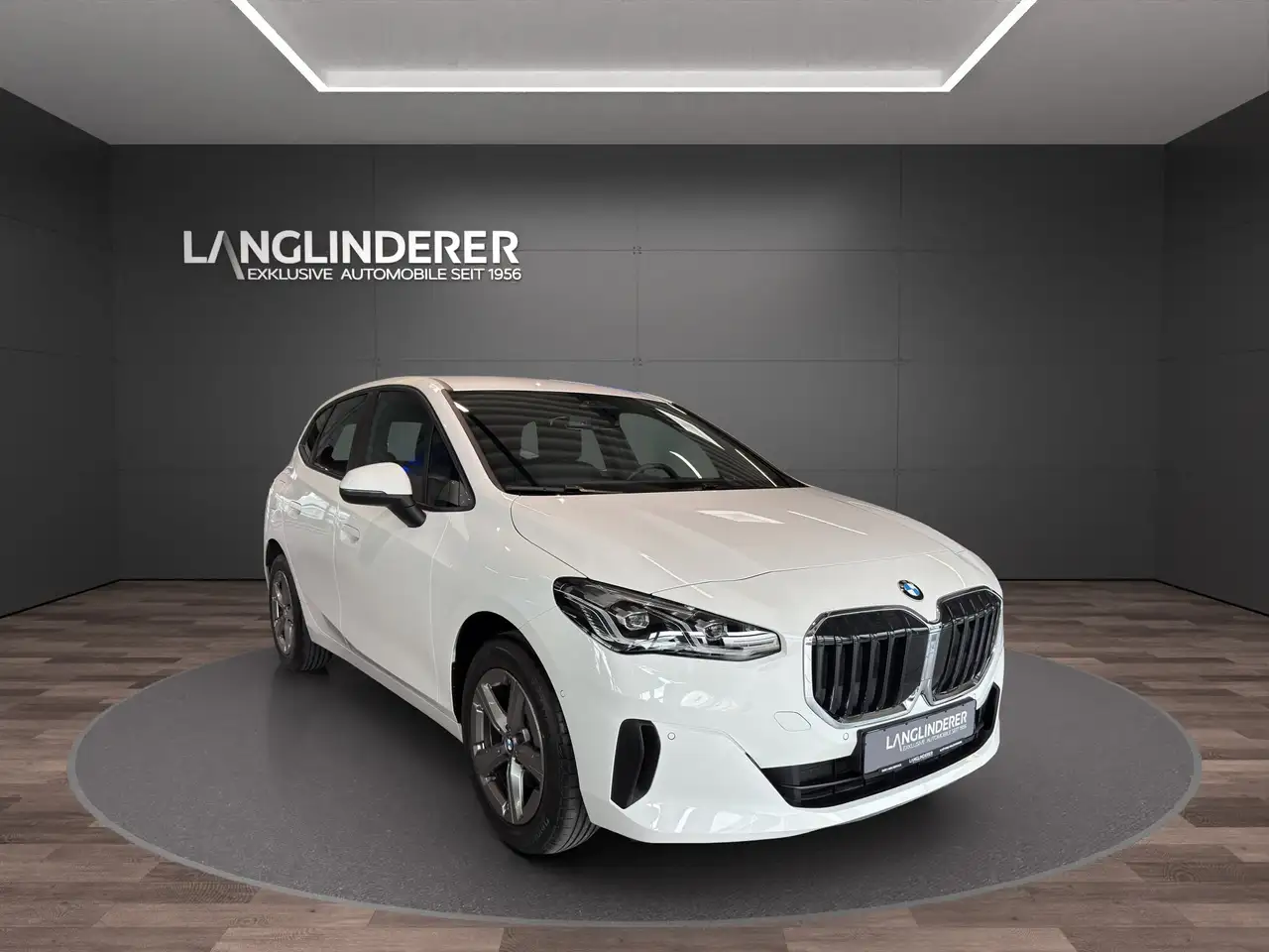 BMW 218 i Active Tourer PremiumPaket Rückfahrkamera — معرض صور السيارة 5