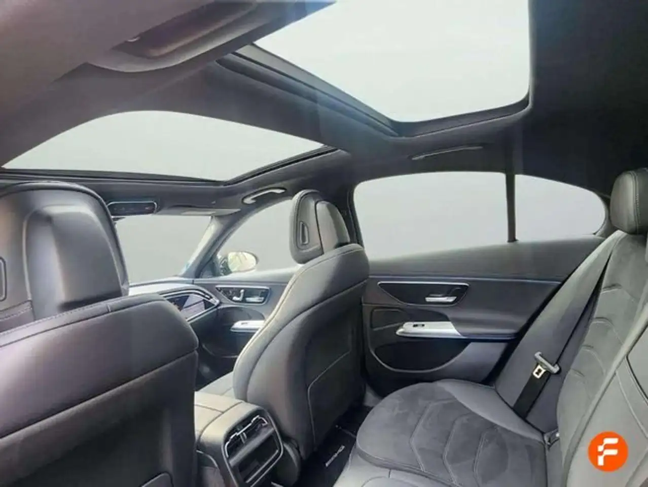 Mercedes-Benz E 300 de 4MATIC — Vehicle gallery 34