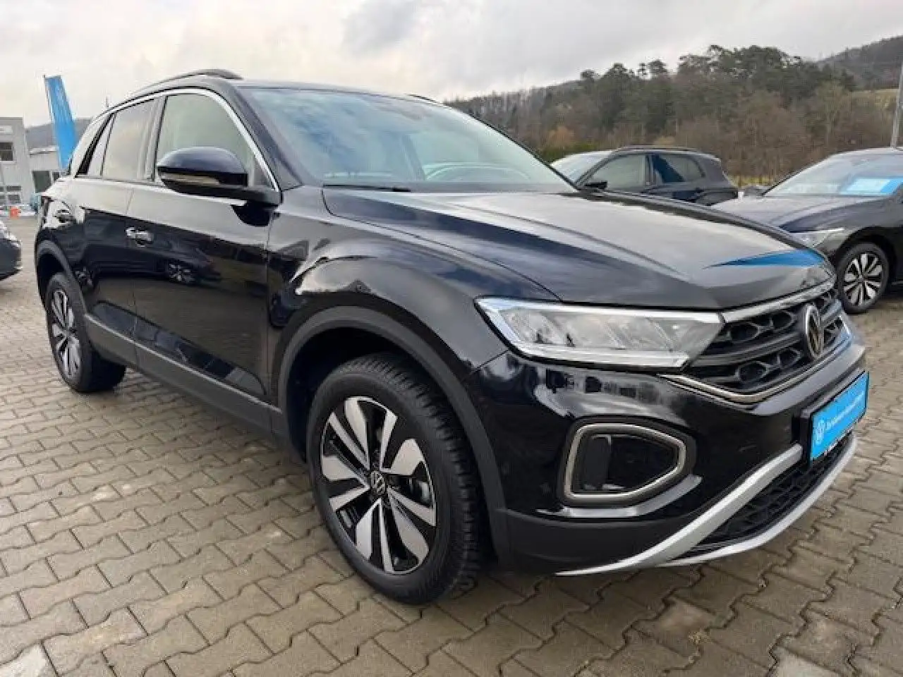 Volkswagen T-Roc Move 1.0 TSI, Rear View ,AHK, Keyless Navi — Vehicle gallery 6