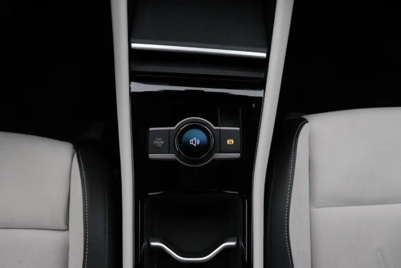 Volkswagen Tiguan 1.5 eTSI Elegance AHZV Keyless Navi Klima Navi — Galerie du véhicule 11