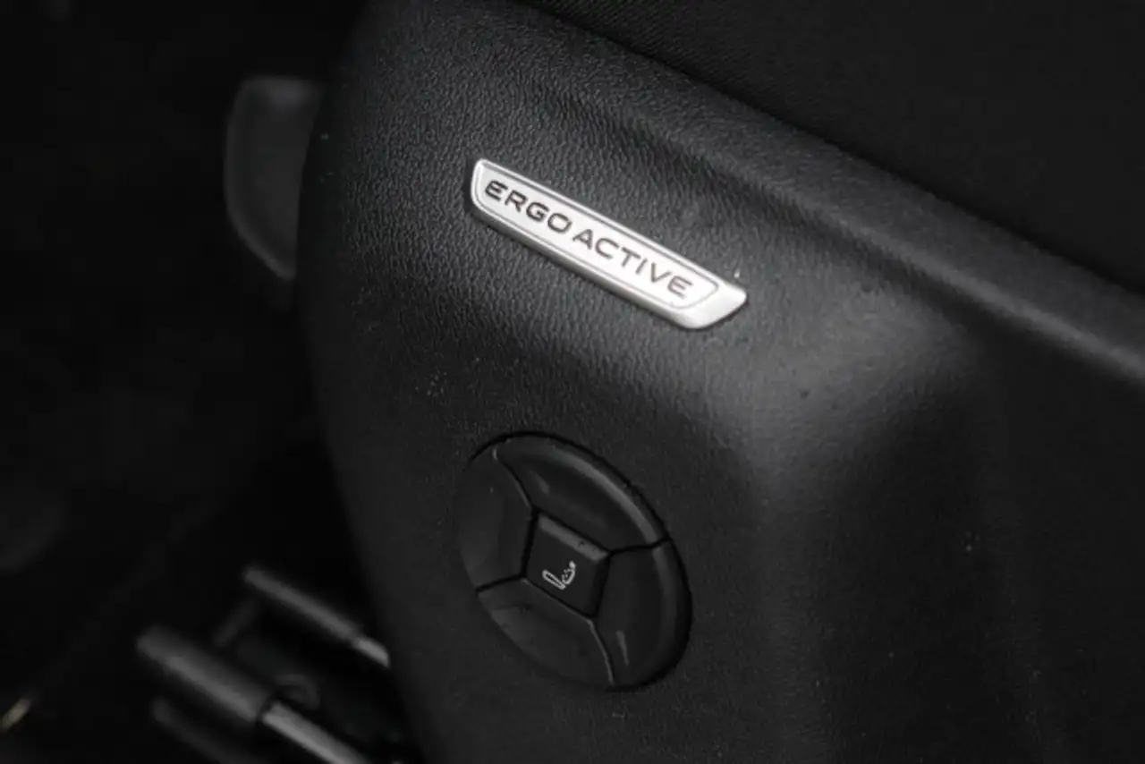 Volkswagen Tiguan 1.5 eTSI Elegance AHZV Keyless Navi Klima Navi — Galerie du véhicule 4