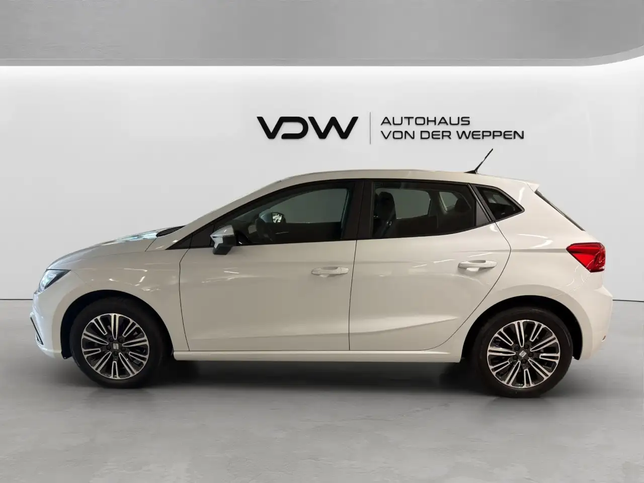 SEAT Ibiza Style Edition Klima Navi Einparkhilfe Sitzheizung — Vehicle gallery 3