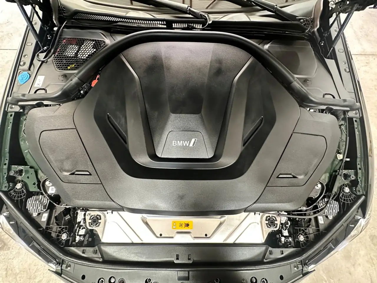 BMW i4 eDrive40 M Sport Pro — معرض صور السيارة 24