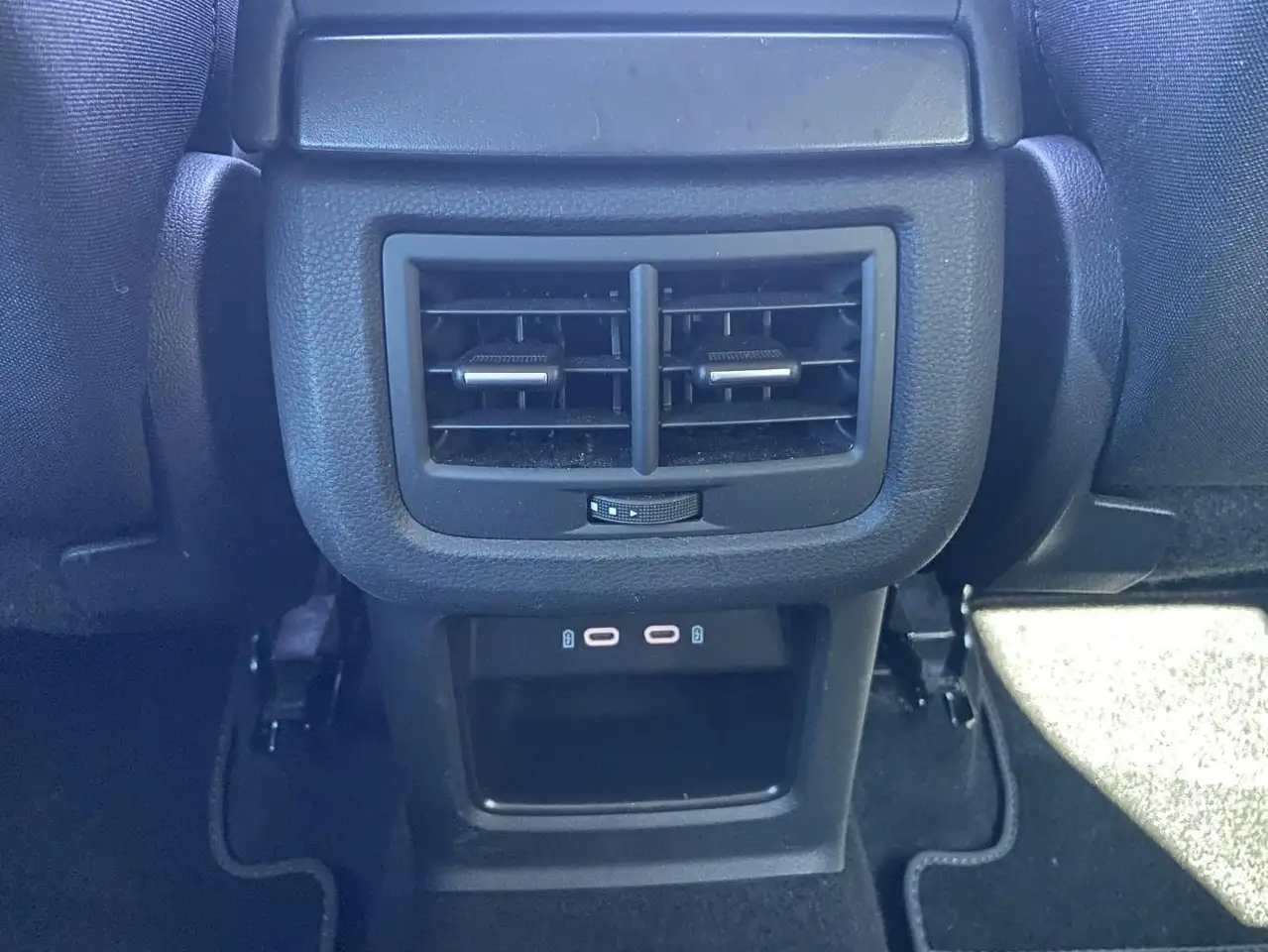 SEAT Ateca 1.5 TSI DSG Style VIRTUAL-COCKPIT+NAVI-PRO — Vehicle gallery 13