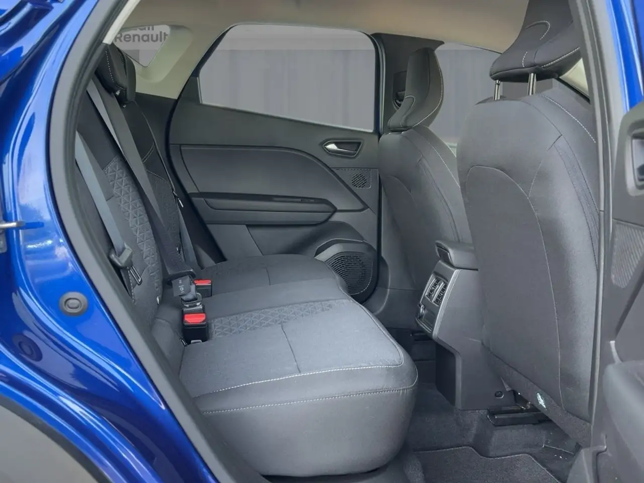 Renault Captur EVOLUTION TCe 140 — Vehicle gallery 9