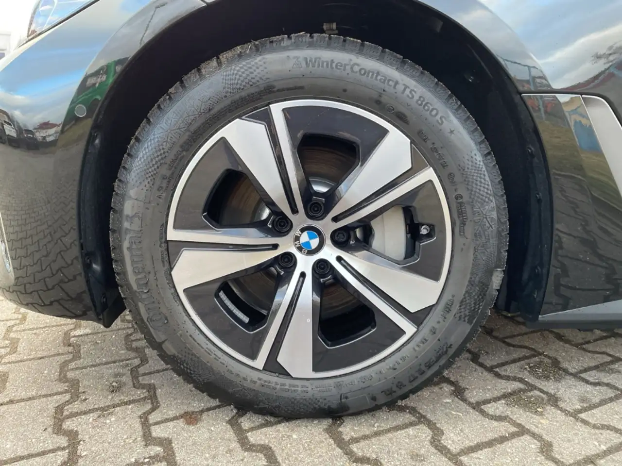 BMW i4 eDrive35 Gran Coupe Navi Klima RFK Laserlicht Sitz — معرض صور السيارة 17