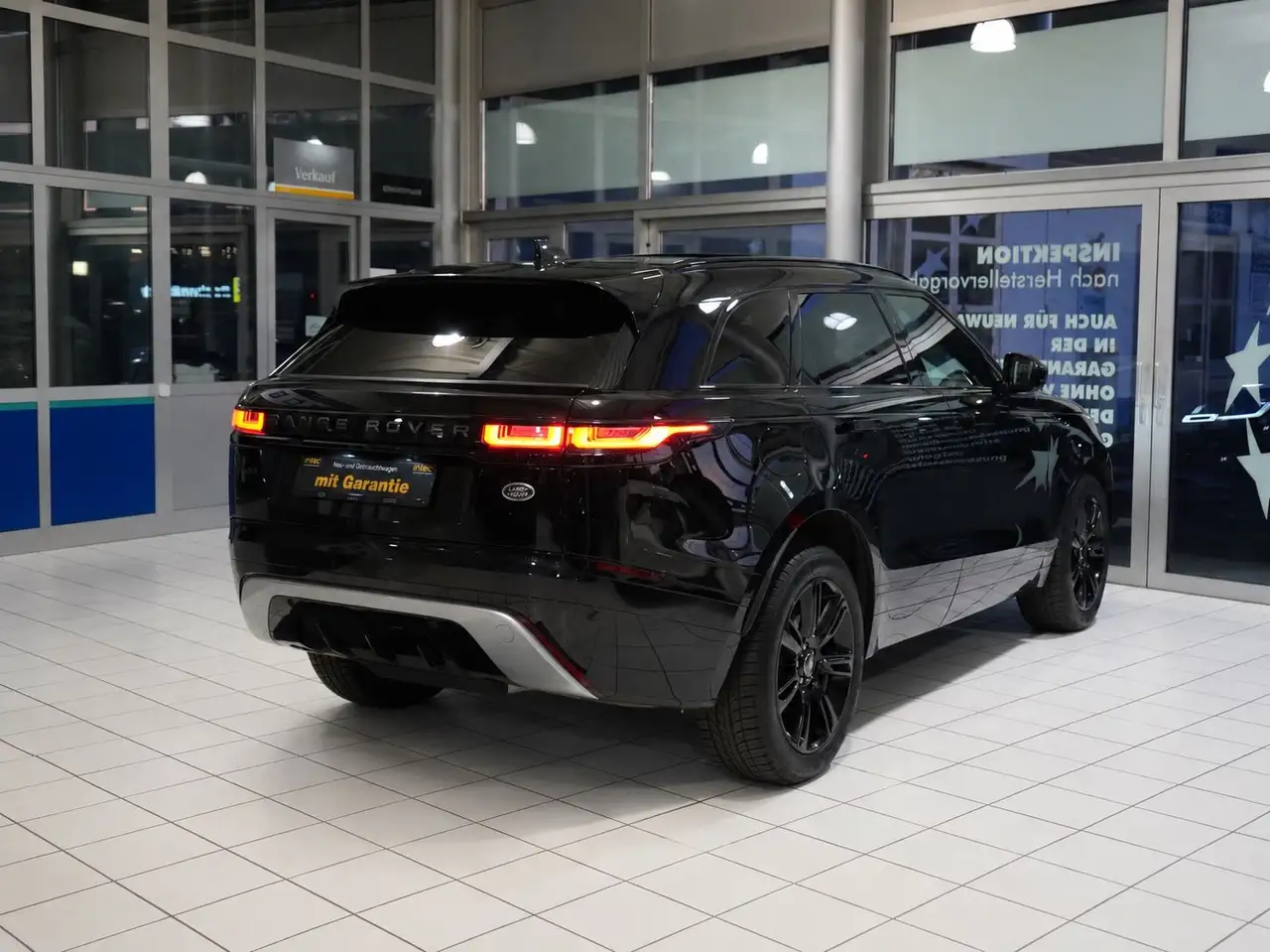 Land Rover Range Rover Velar 2.0 P250 R-DYNAMIC AWD *13tkm* — Galerie du véhicule 4